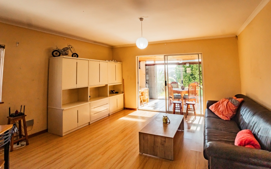 2 Bedroom Property for Sale in Kenridge Western Cape